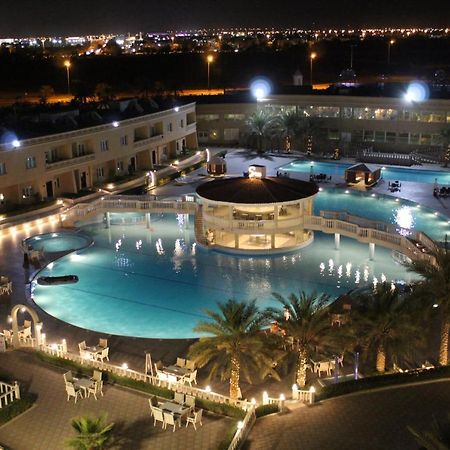 Al Salam Grand Hotel & Resort Al Buraimi Bagian luar foto