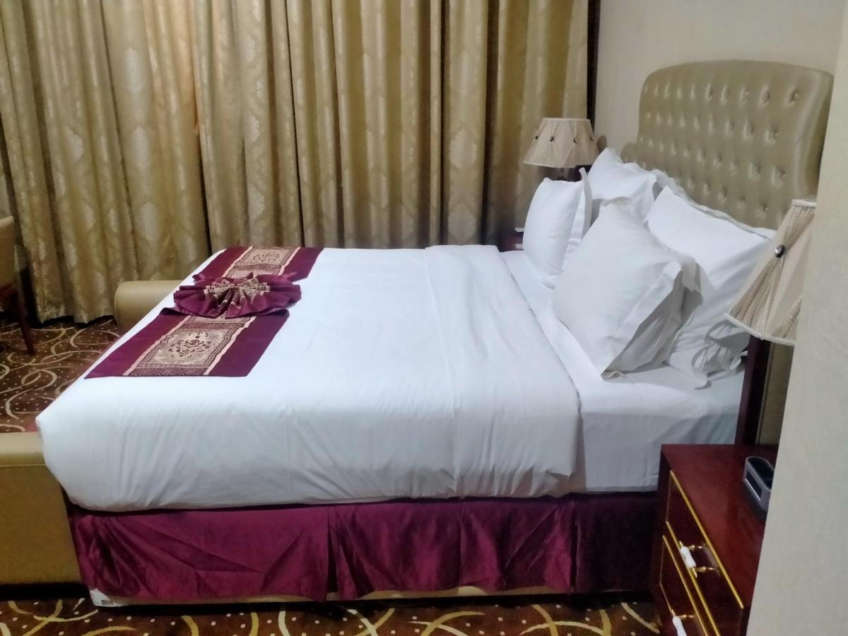 Al Salam Grand Hotel & Resort Al Buraimi Bagian luar foto