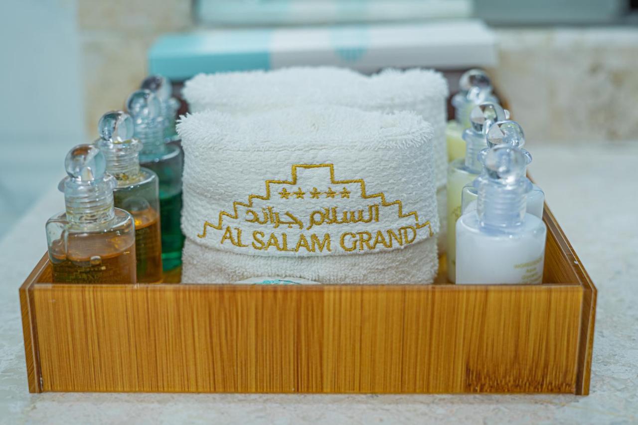 Al Salam Grand Hotel & Resort Al Buraimi Bagian luar foto