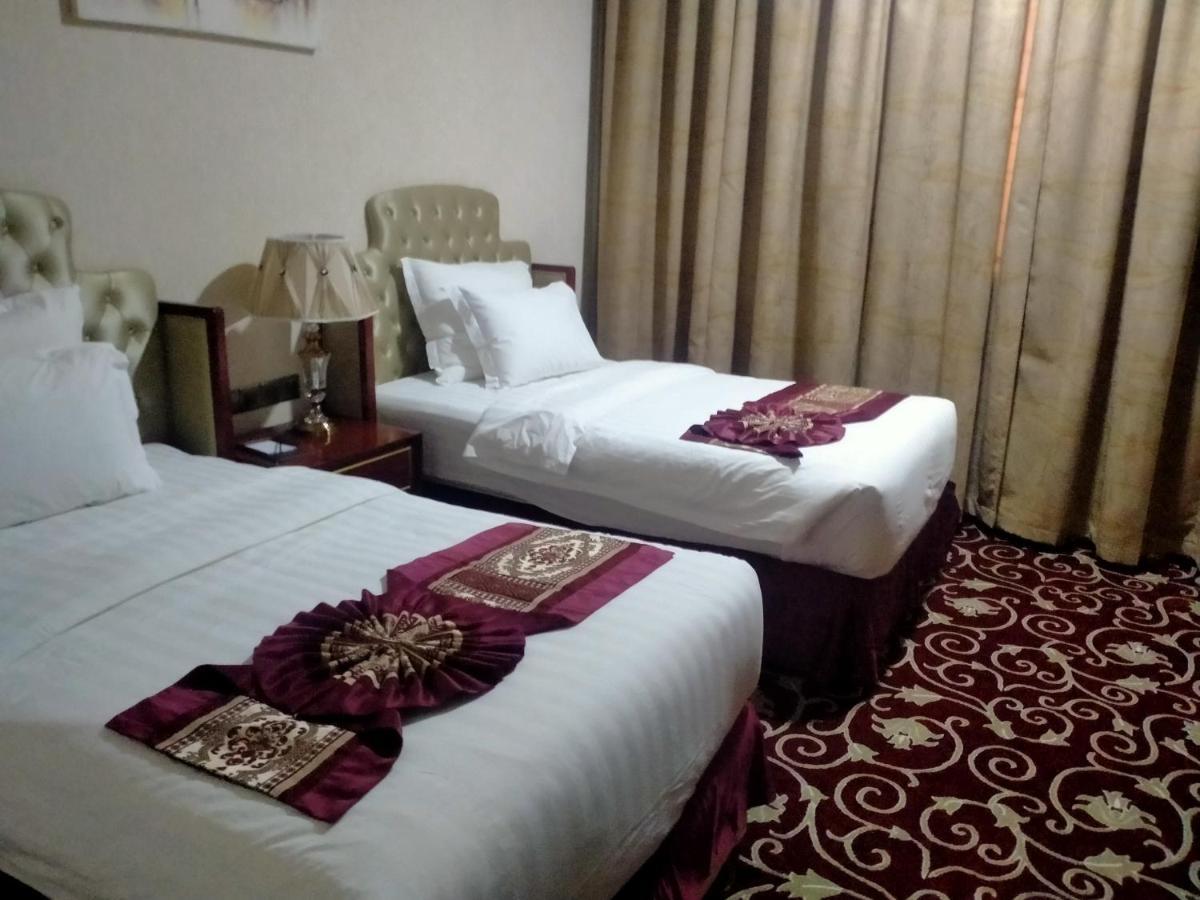 Al Salam Grand Hotel & Resort Al Buraimi Bagian luar foto