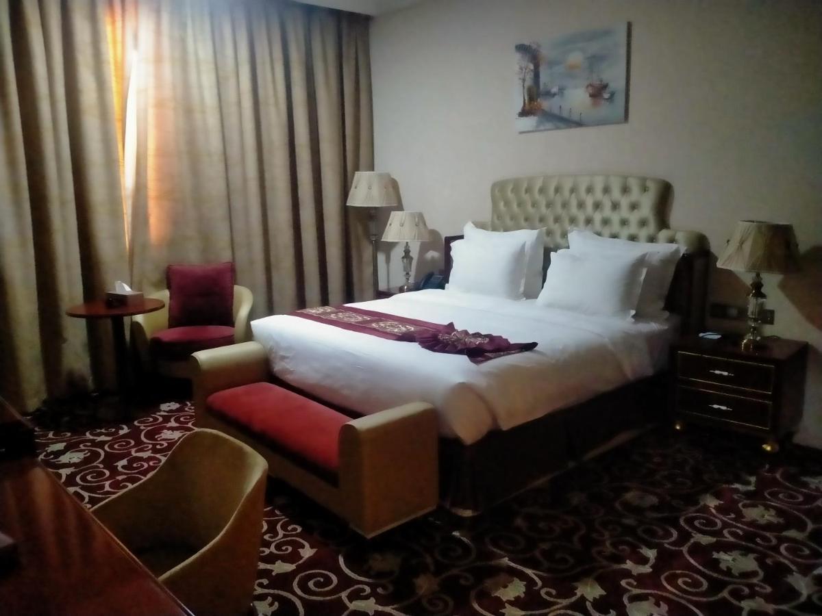 Al Salam Grand Hotel & Resort Al Buraimi Bagian luar foto