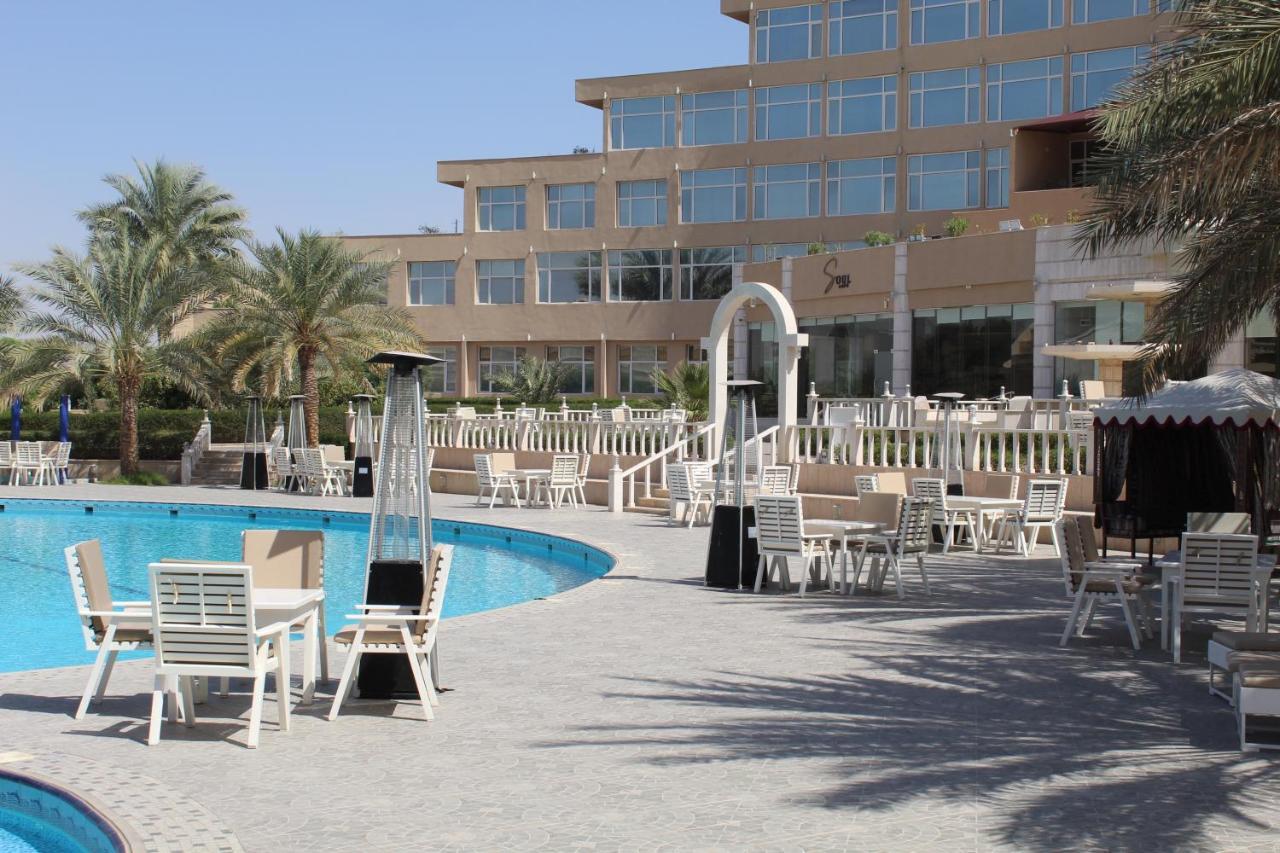 Al Salam Grand Hotel & Resort Al Buraimi Bagian luar foto