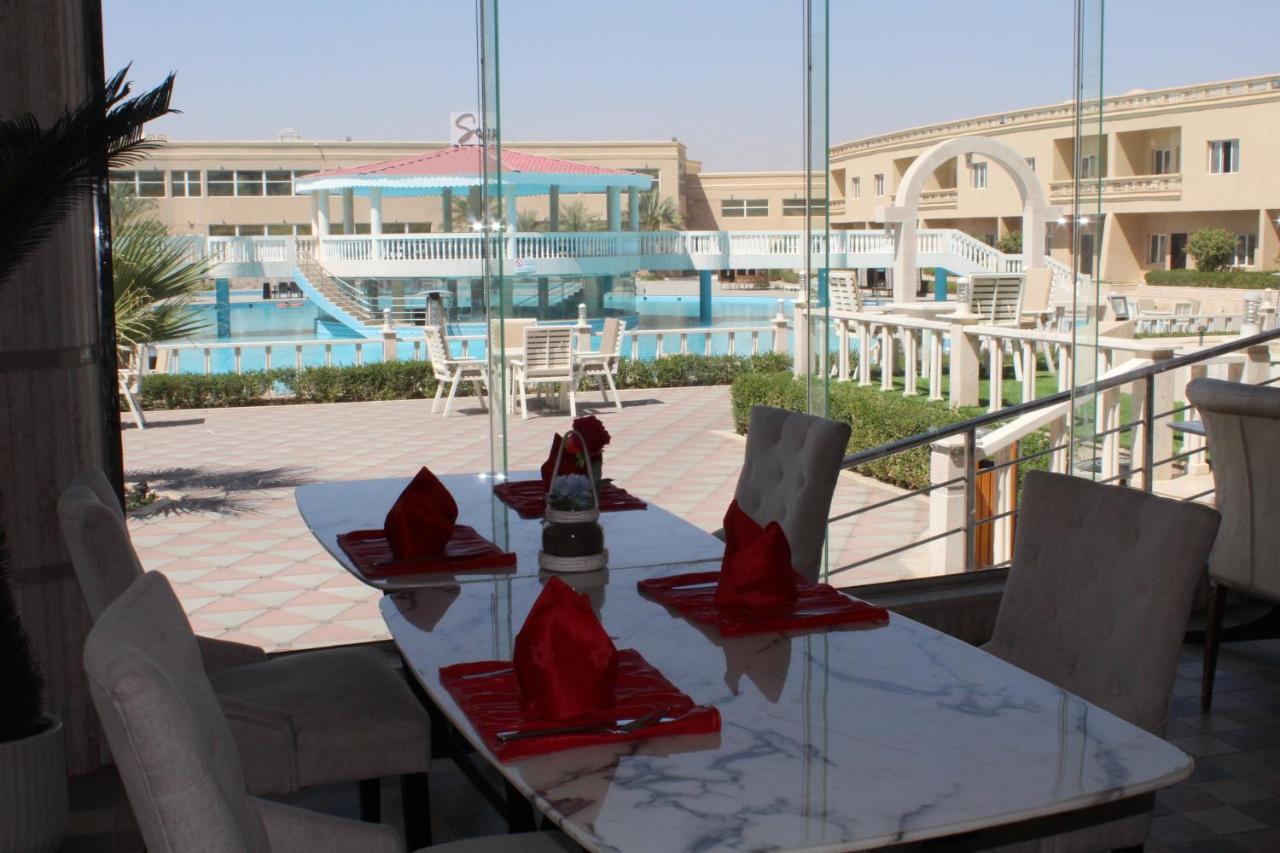 Al Salam Grand Hotel & Resort Al Buraimi Bagian luar foto